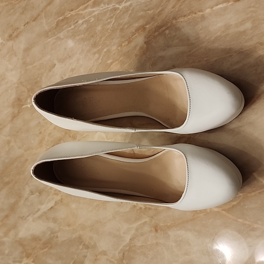 New never worn White Charlotte Russe heels size 9